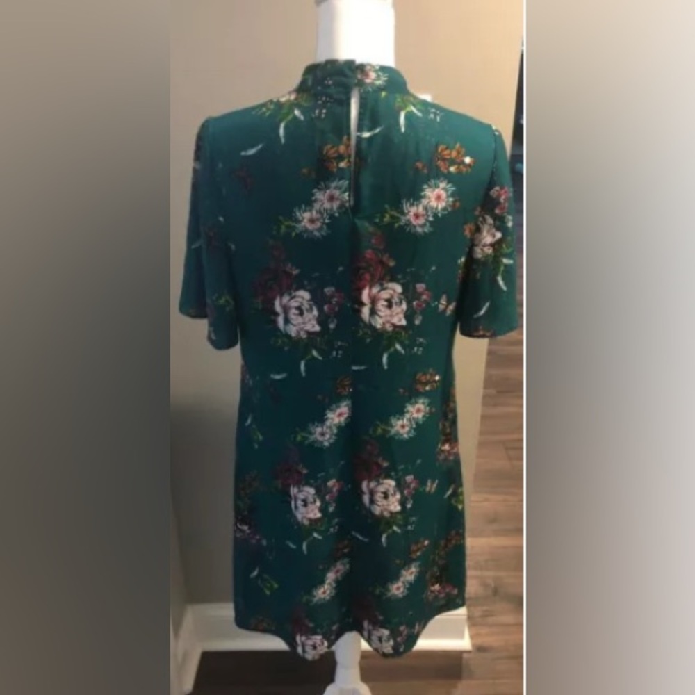 Worthington size 12 short sleeve dress green/pink flowers and butterflies - Picture 3 of 6